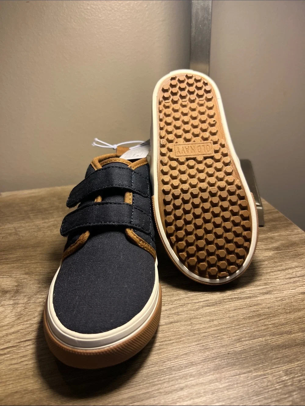 Old Navy Navy and Tan Quilted High-Top Sneakers with Double Straps stock (11)